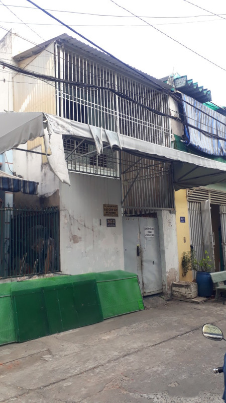 Bán nhà chợ vải Sài Gòn 4x20 trệt 1 lầu gần UB quận Tân Phú thích hợp làm kho vải.