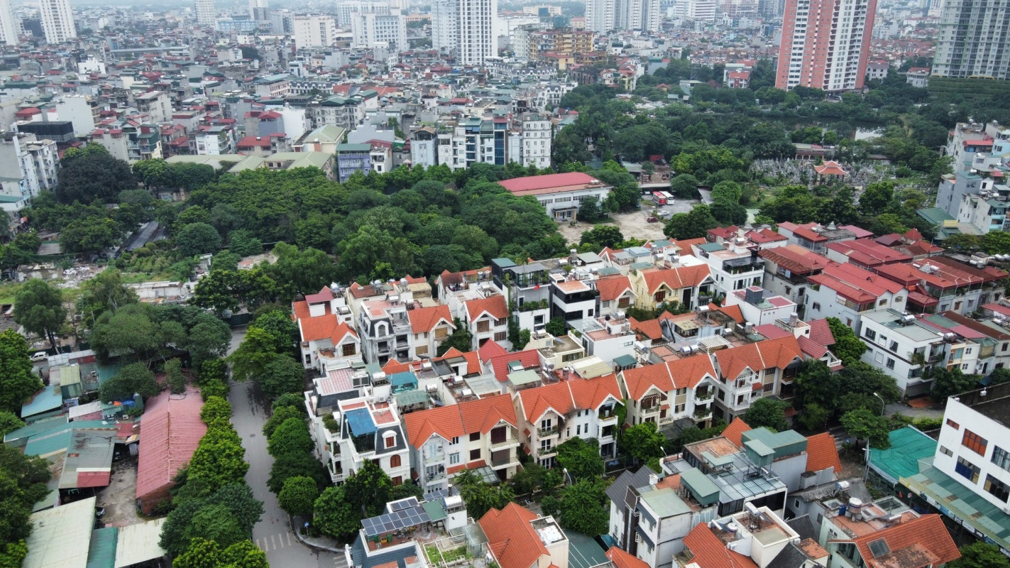 chuyển nhượng đất DT 105m2,MT 9m vỉa hè đường 20m khu đô thị Trung Văn đường Tố Hữu -Lê Văn Lương kéo dài giá chỉ nhỉnh hơn 200 tr/m2