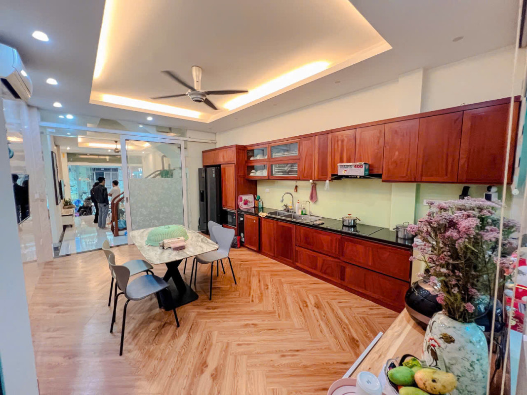 bán nhà bùi xương trạch 4 tầng hà nội  ,dt 70m2 giá 24ty  bàn giao fun nội thất