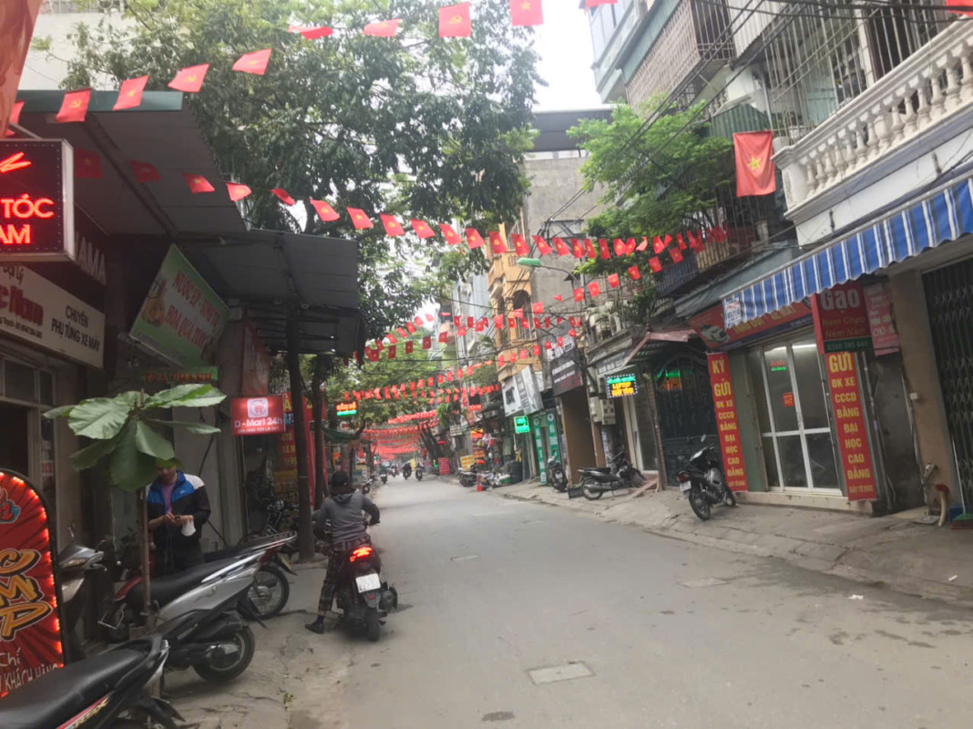 bán nhà bùi xương trạch 4 tầng hà nội  ,dt 70m2 giá 24ty  bàn giao fun nội thất