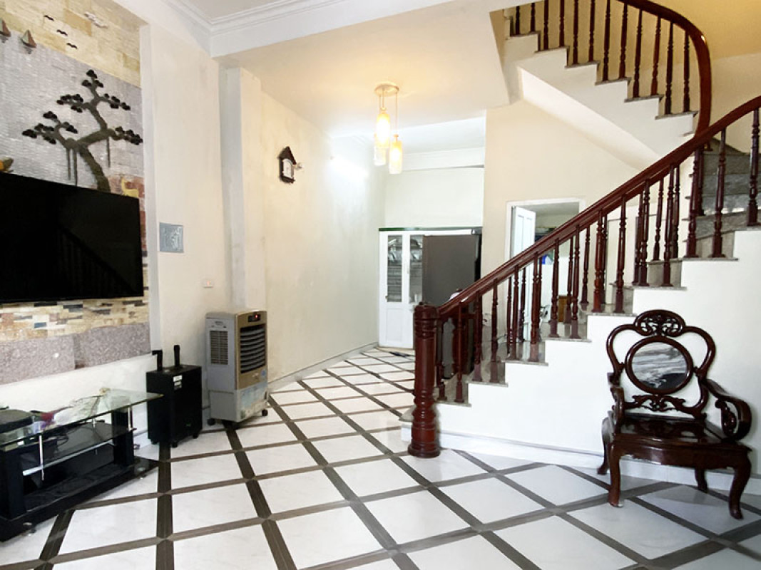 BÁN Nhà 2 tầng Lạc Long Quân – gần Hồ Tây GIÁ 10TY DT 45m2 LH 083.2865.116