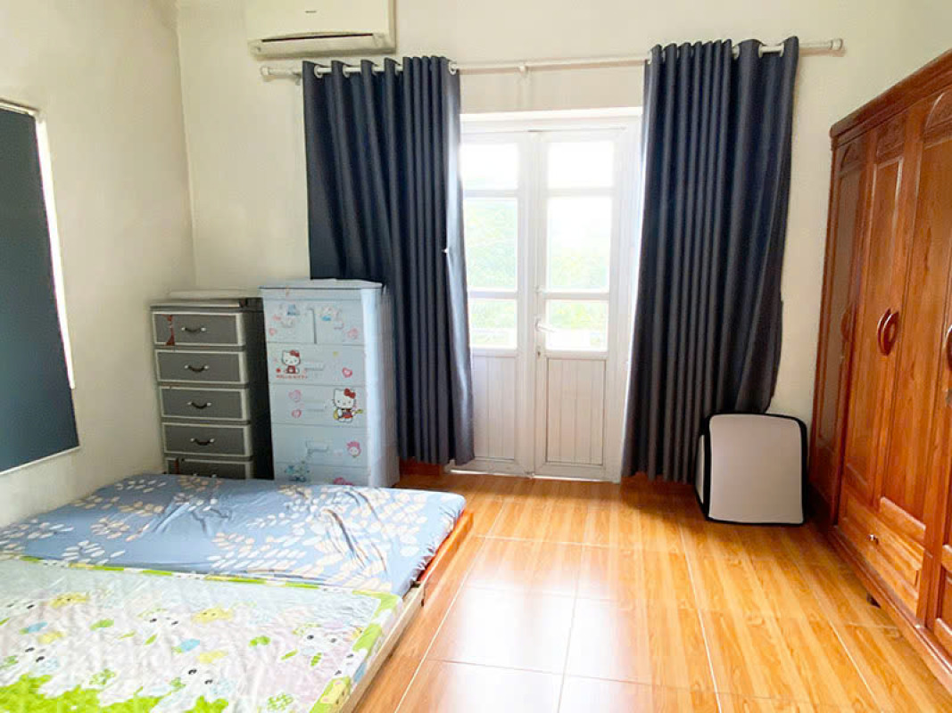 BÁN Nhà 2 tầng Lạc Long Quân  – gần Hồ Tây GIÁ 10TY DT 45m2 LH 083.2865.116