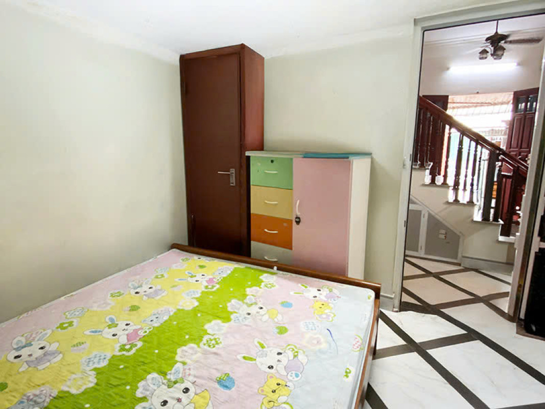 BÁN Nhà 2 tầng Lạc Long Quân  – gần Hồ Tây GIÁ 10TY DT 45m2 LH 083.2865.116