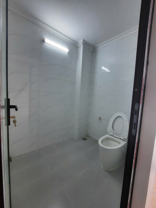 bán nhà mặt phố khương trung thanh xuân 20ty500tr DT42m2 ,4 tầng LH 083.2865.116