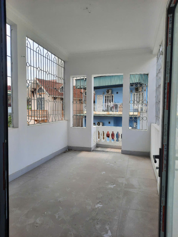 bán nhà mặt phố khương trung thanh xuân 20ty500tr DT42m2 ,4 tầng LH 083.2865.116